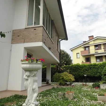 House Dolcevita 30 Min Per Venezia 招待所 3*